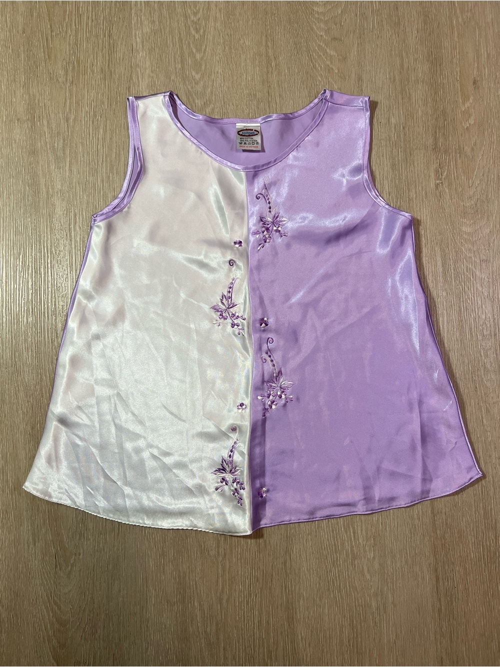 Two-Tone Satin Women’s Sleeveless Top in Lilac and Ivory